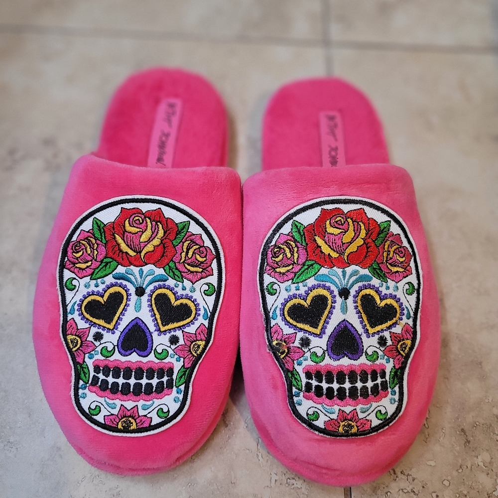 Betsey Johnson skull slippers